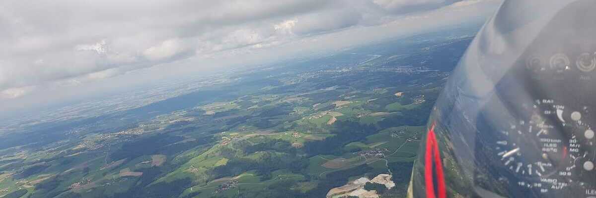 Verortung via Georeferenzierung der Kamera: Aufgenommen in der Nähe von Gemeinde Esternberg, Österreich in 1400 Meter